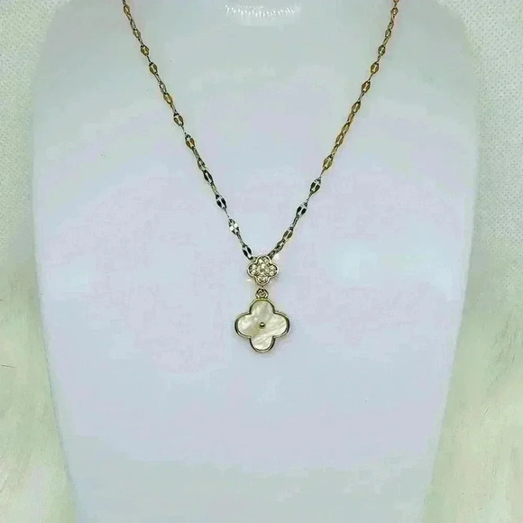 Flower Pendant Necklace - Picture 2 of 5